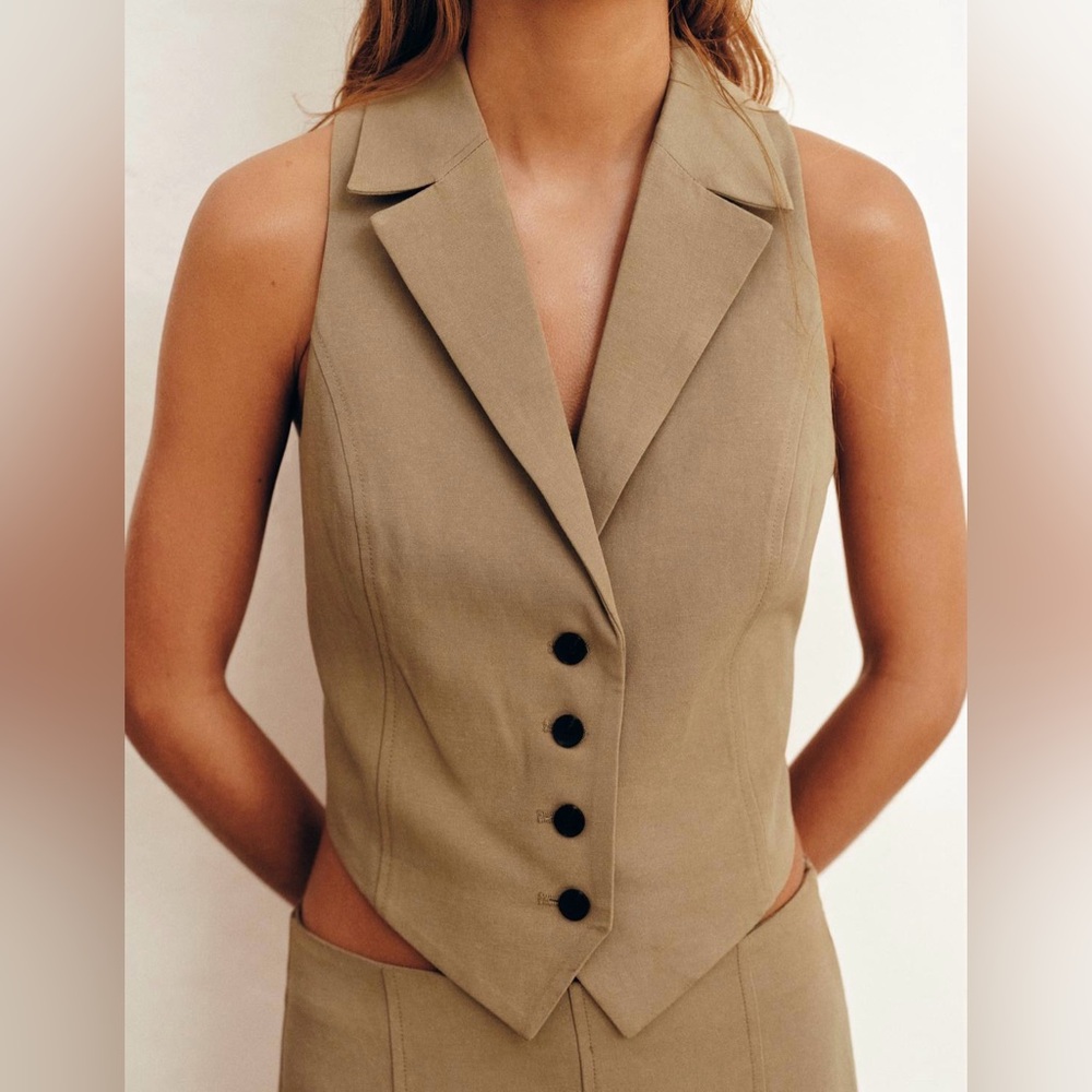 Zara NWT S back cut out vest in camel color. Sleeveless design